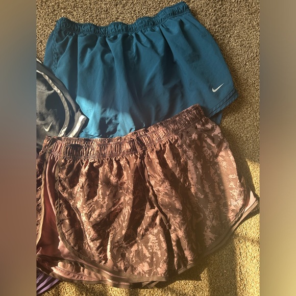 nike tempo shorts - Picture 2 of 2